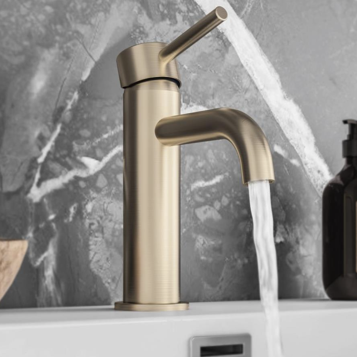 Meriden Basin Mono Tap with Waste - Brushed Brass | Woodford Bathrooms